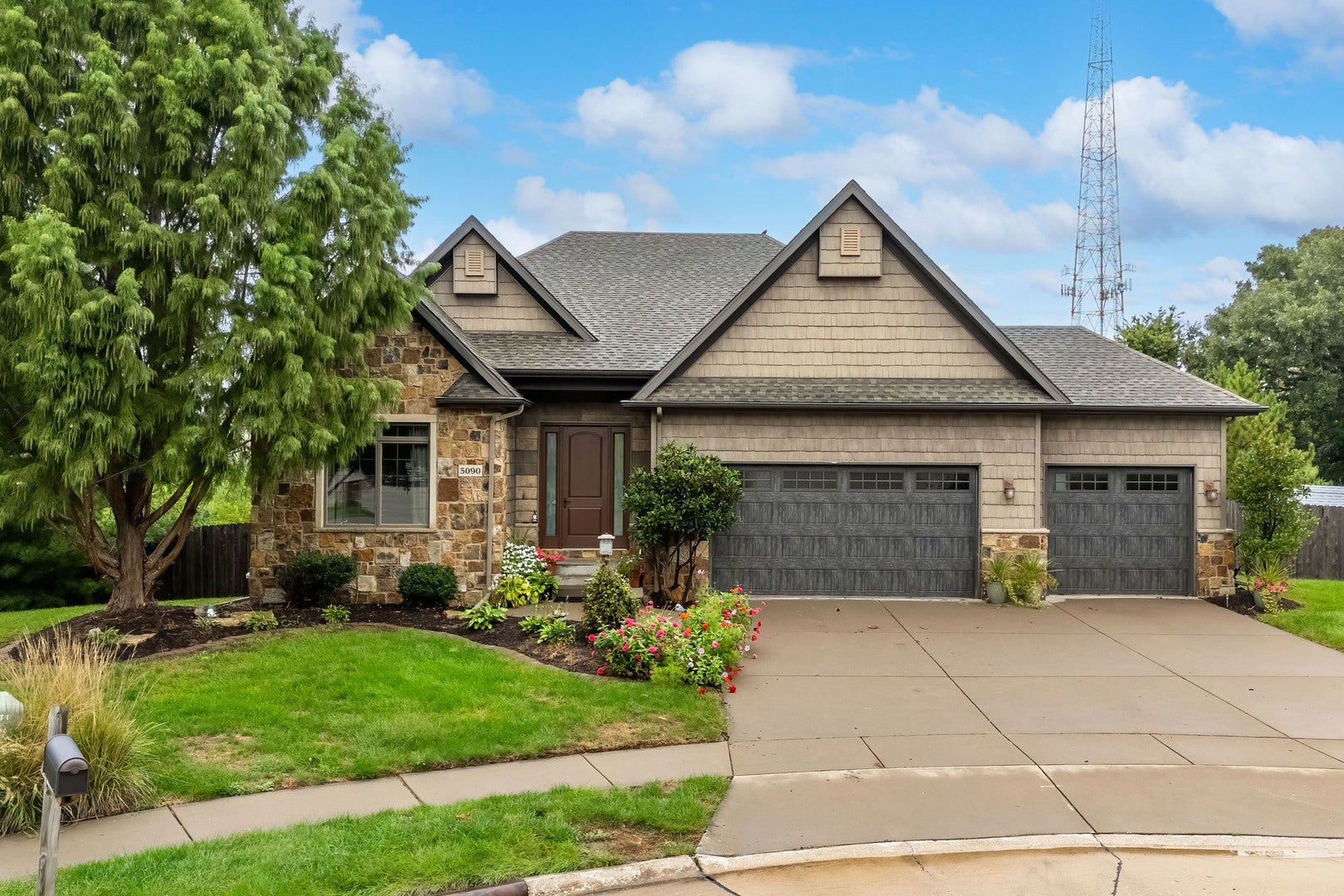 5090 Brittany Court — photo