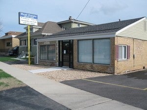138 W Irving Park Road — photo