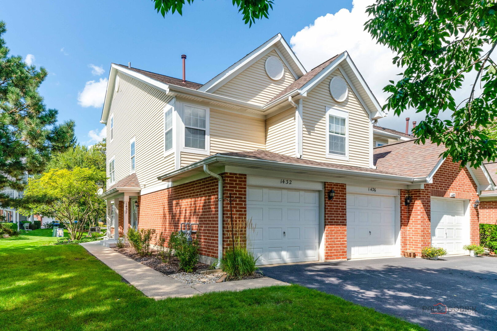 1432 Hampshire Court — photo