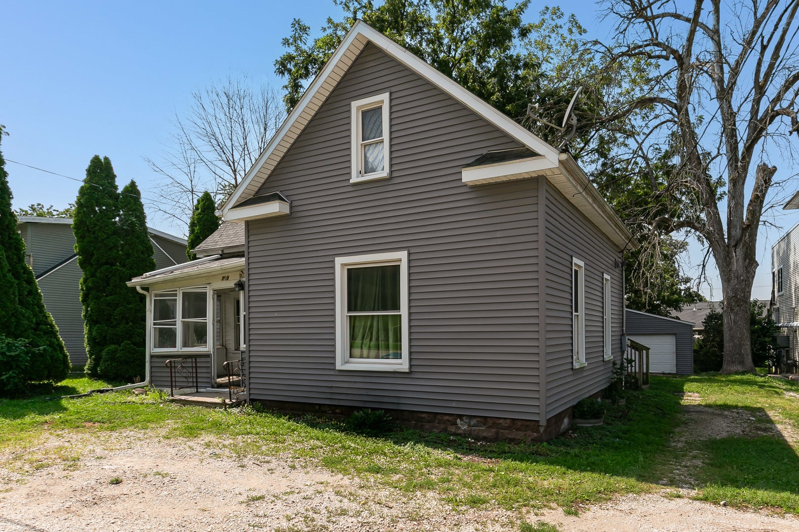 709 N High Street — photo