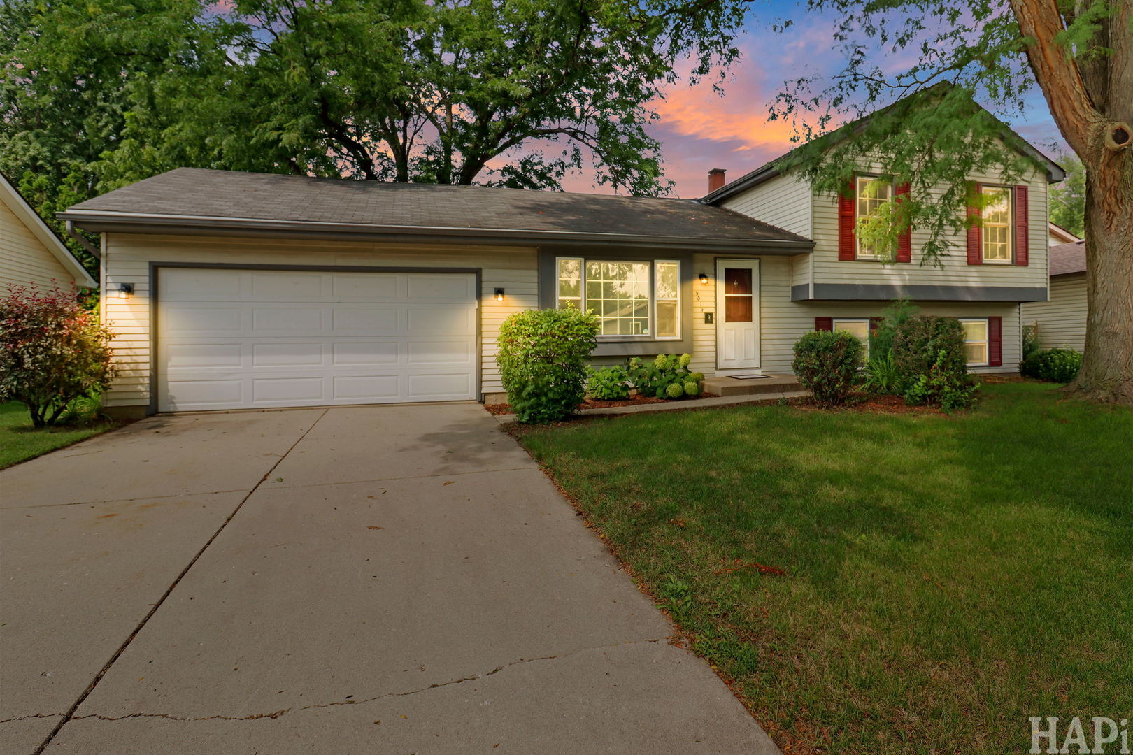 5014 W Greenbrier Drive — photo