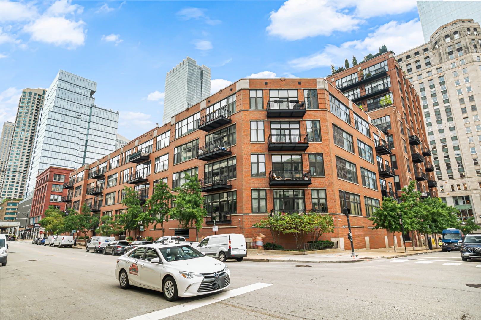 333 W Hubbard Street 604 — photo