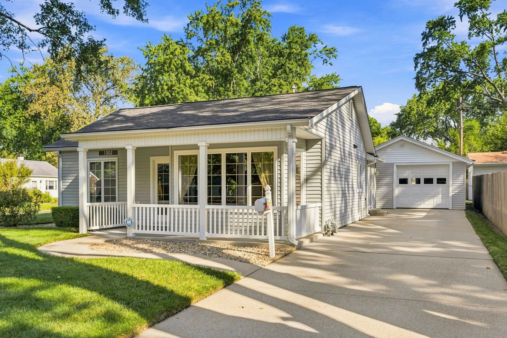 1002 Crestwood Drive — photo