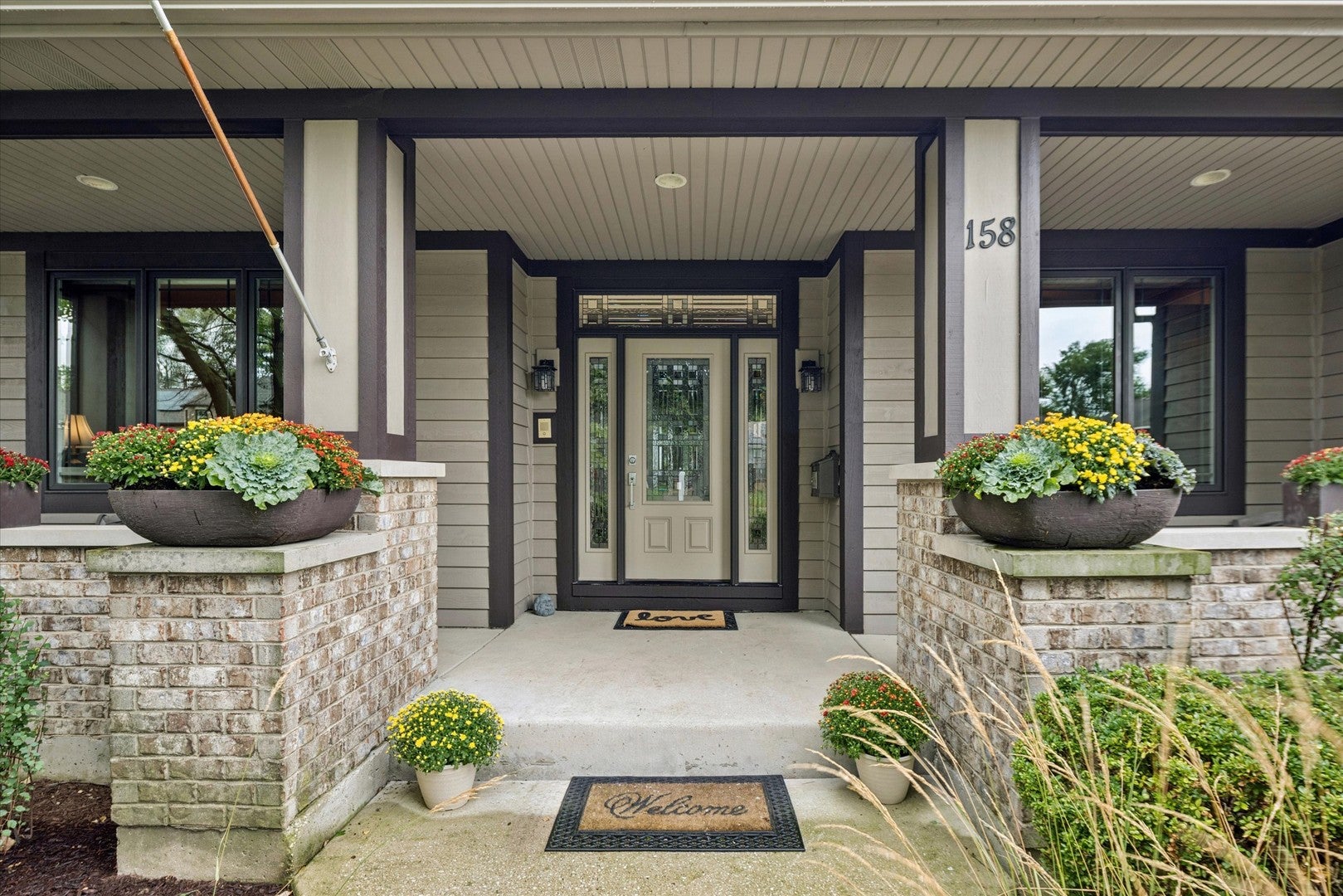 Home in Elmhurst, IL 60126 — photo 2