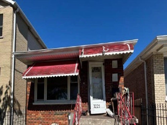 2225 S Kenneth Avenue — photo
