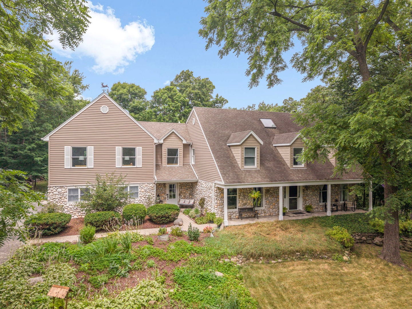 8310 Mason Hill Road — photo