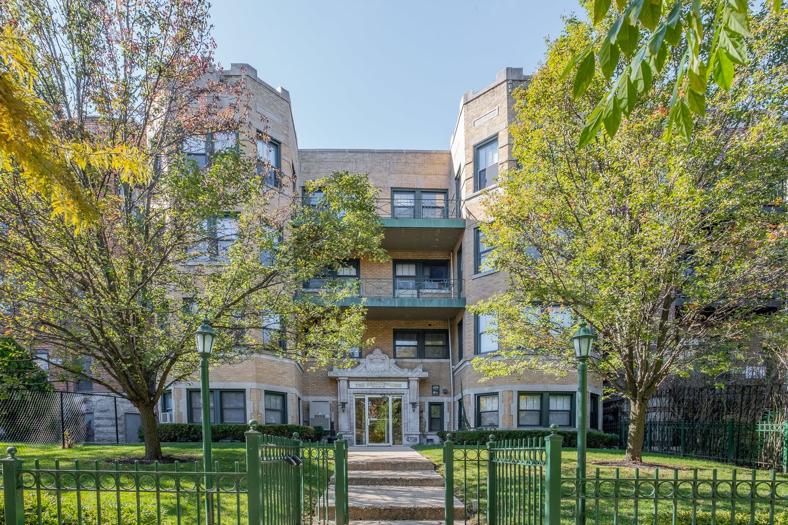 4706 N Beacon Street 308 — photo