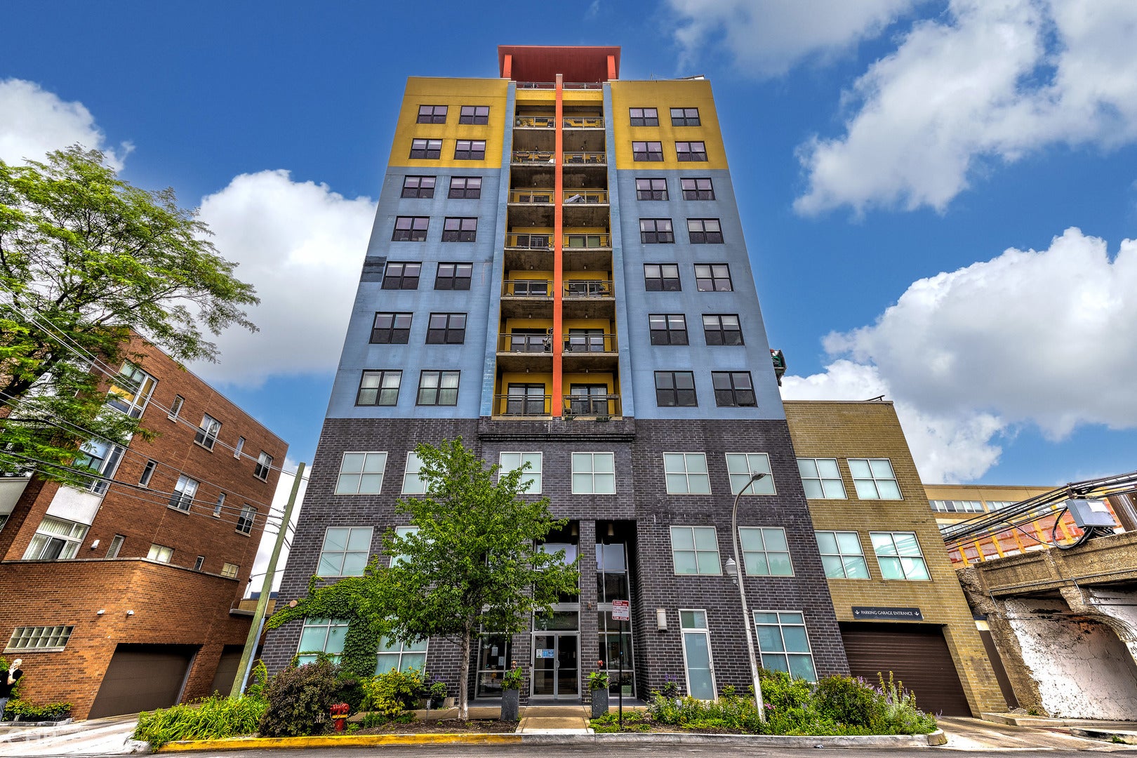 1122 W Catalpa Avenue 402 — photo