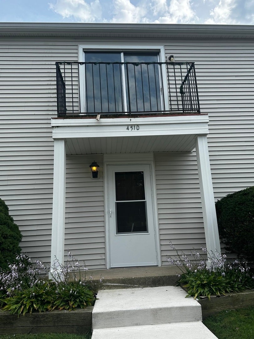 451 James Court D — photo