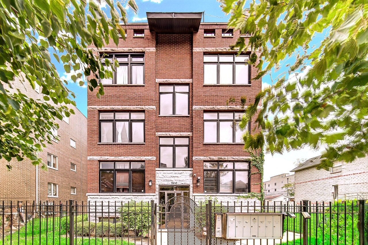 3541 S Prairie Avenue 4 — photo