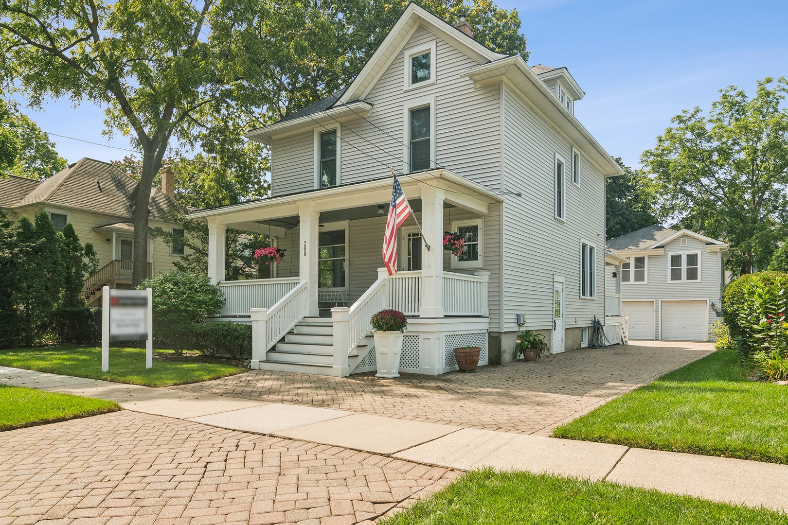 208 N Benton Street — photo