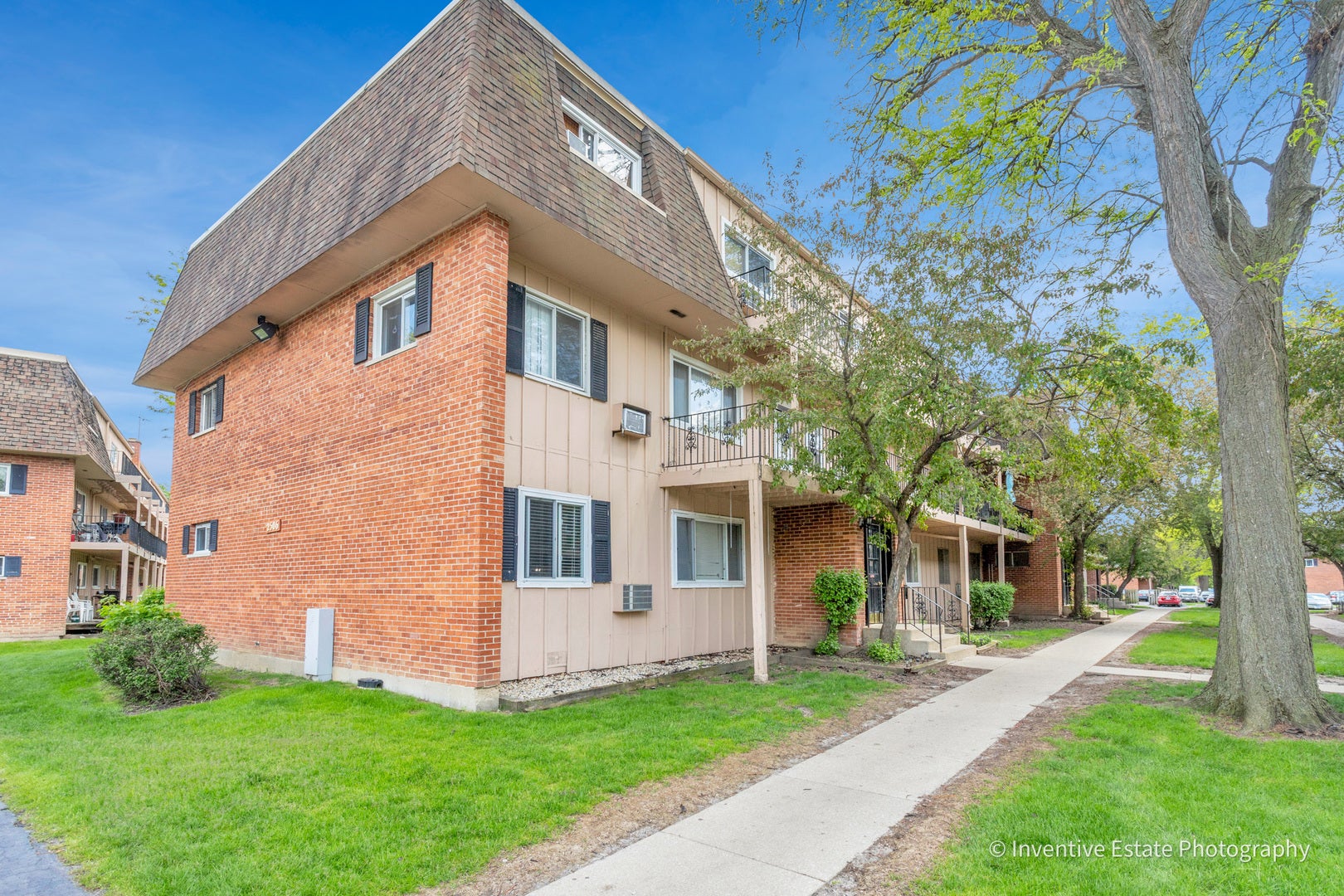 2506 Algonquin Road 18 — photo