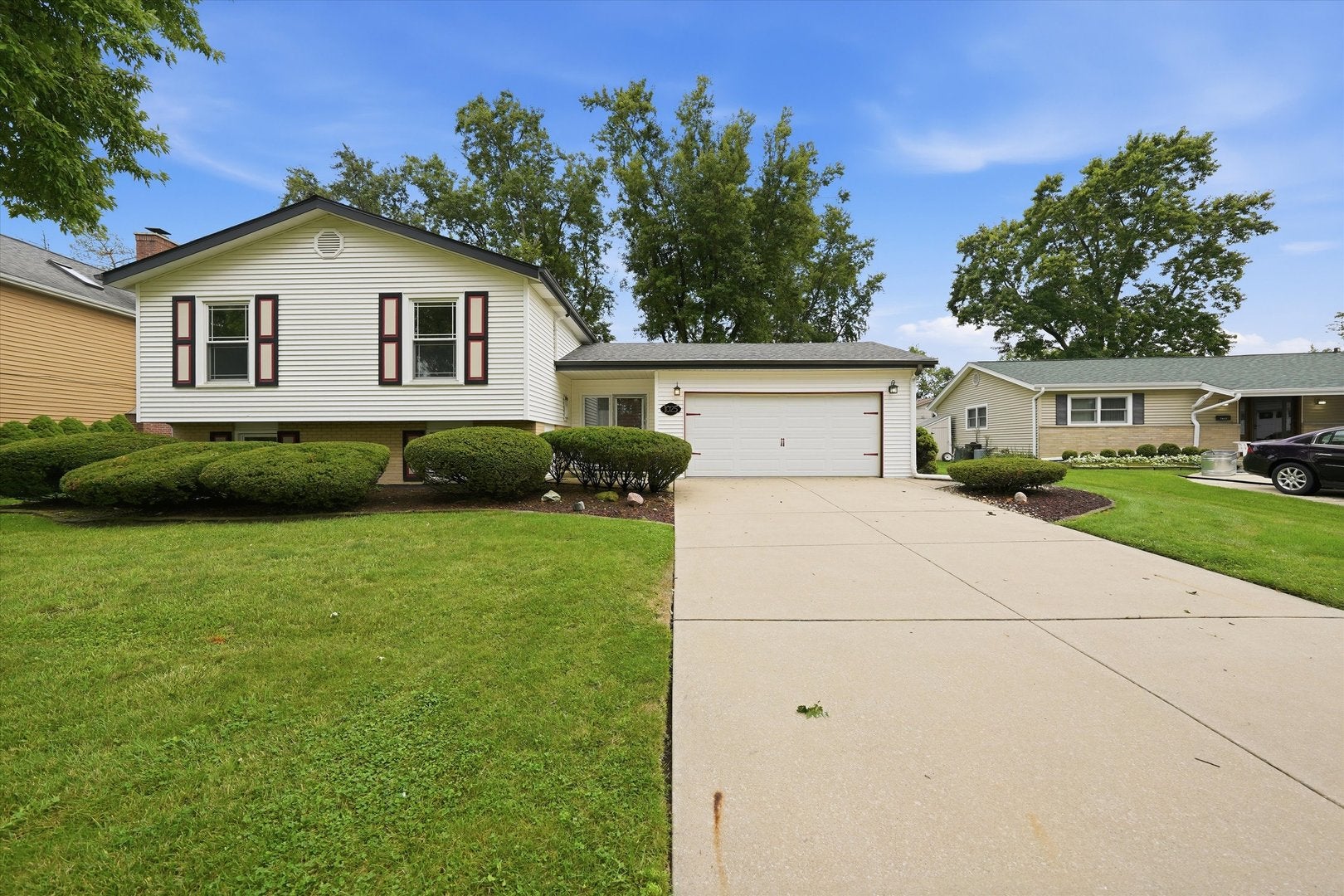 1025 Belair Drive — photo