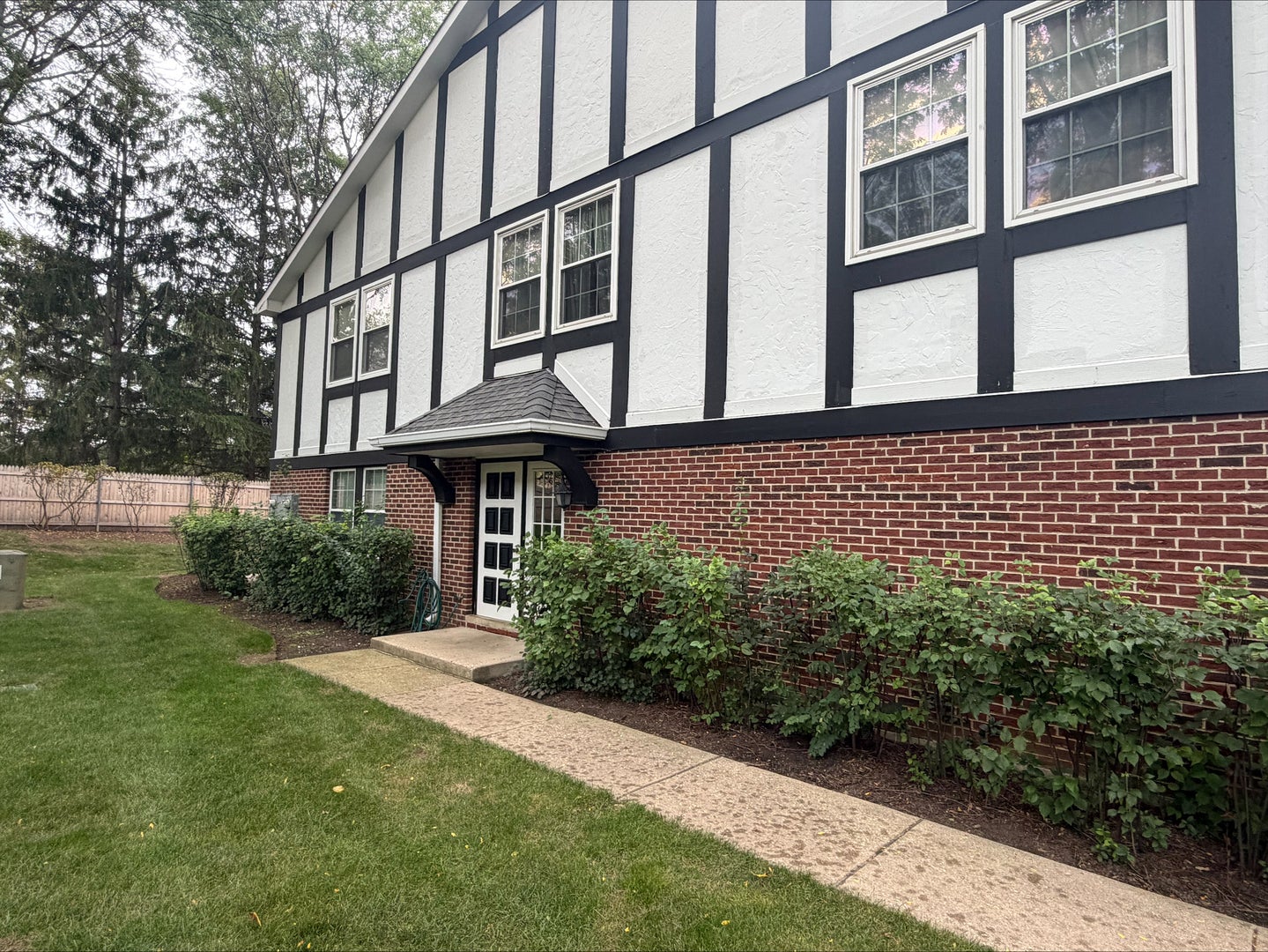 148 W Golf Road E — photo