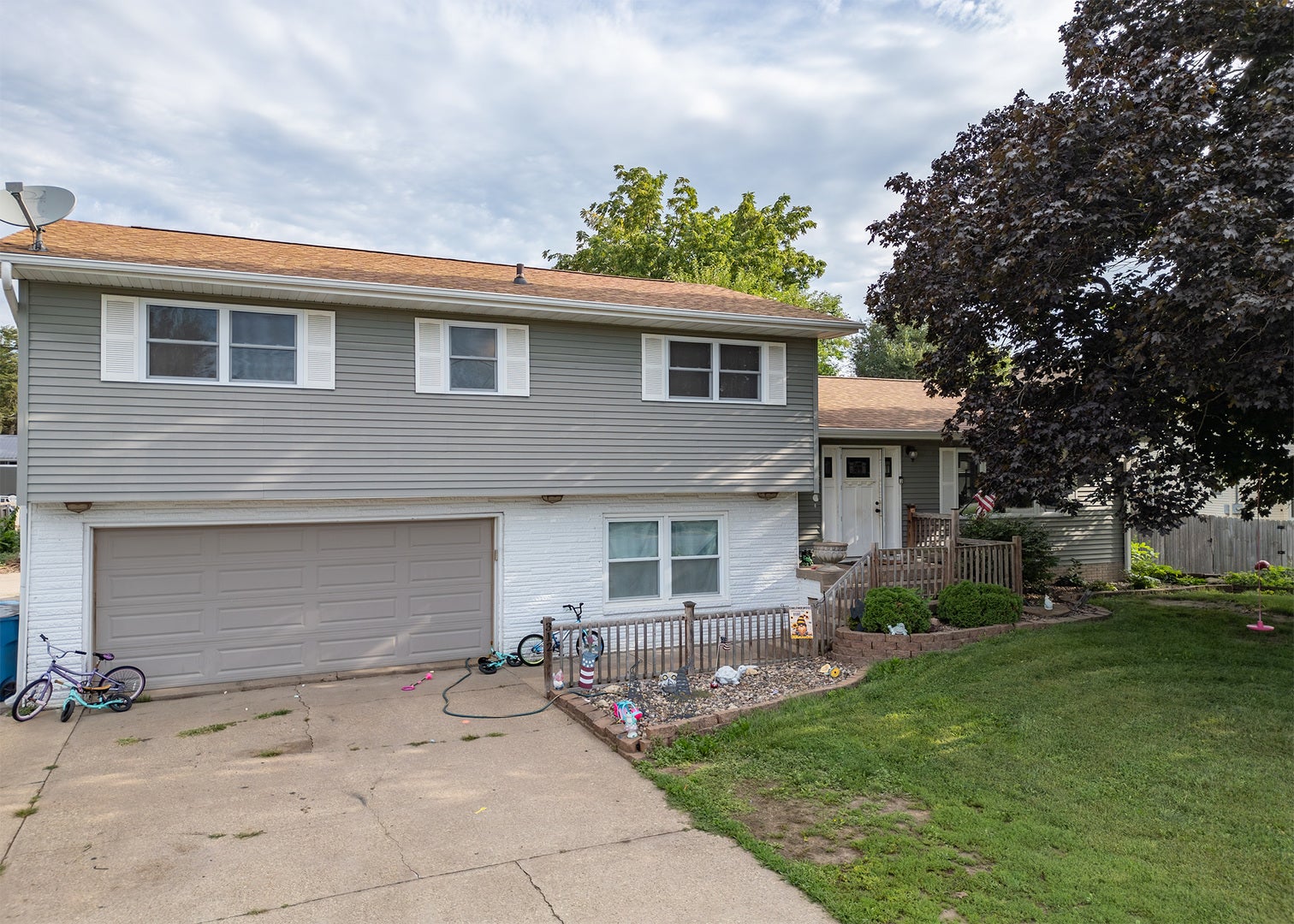 312 11th Place — photo