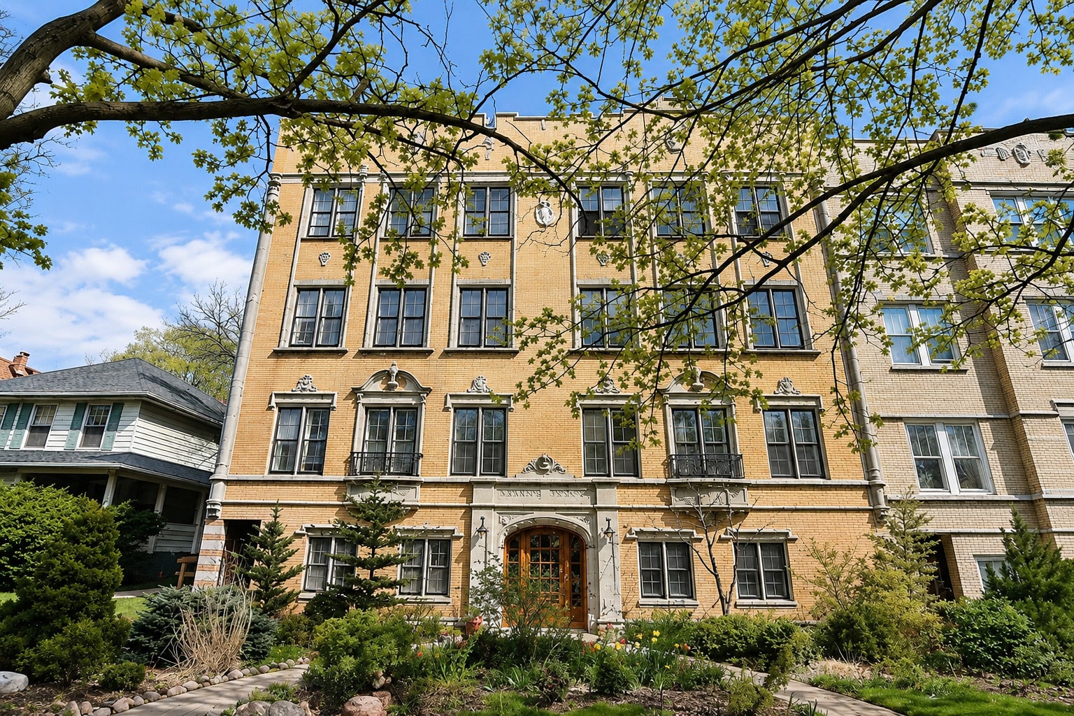 1928 W Morse Avenue 3W — photo