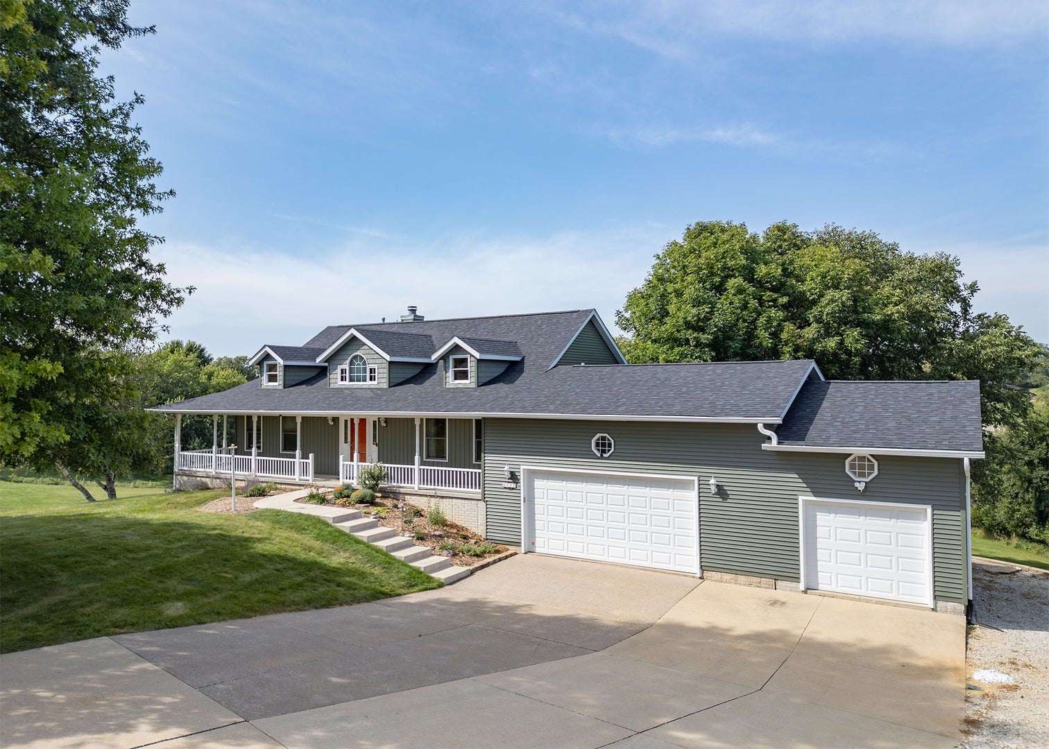 906 Ridgeview Court — photo