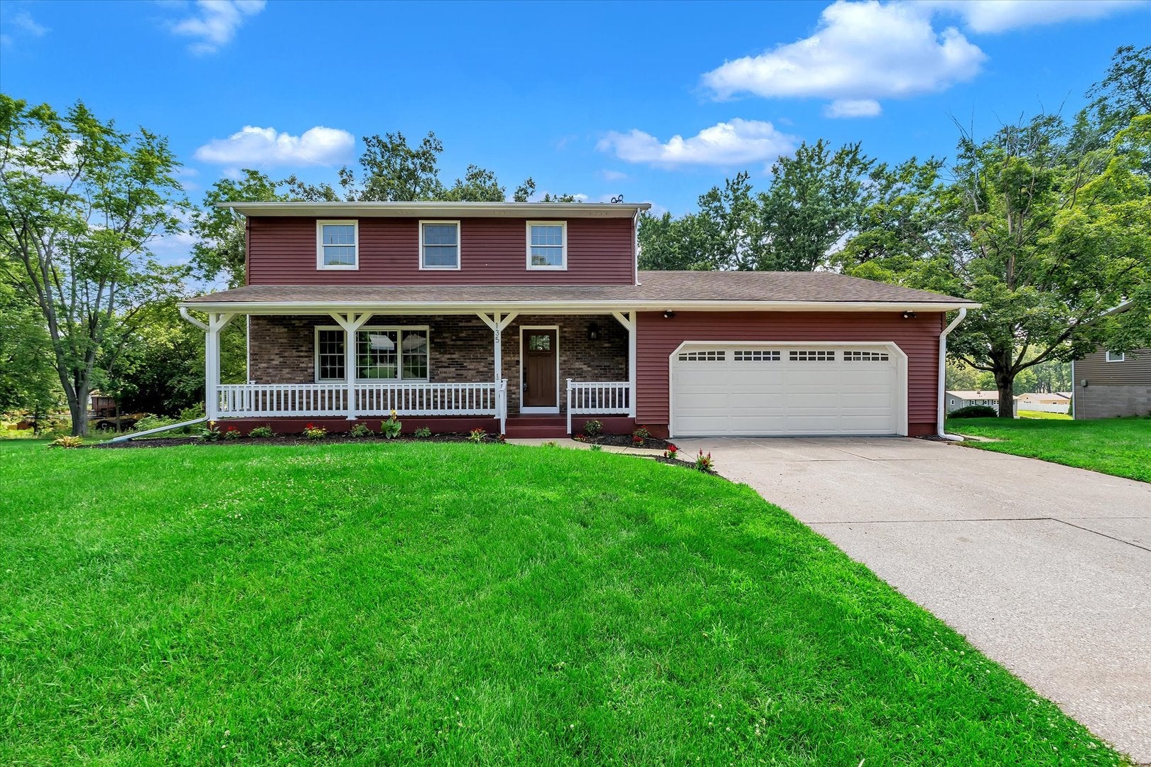 135 Sherwood Drive — photo