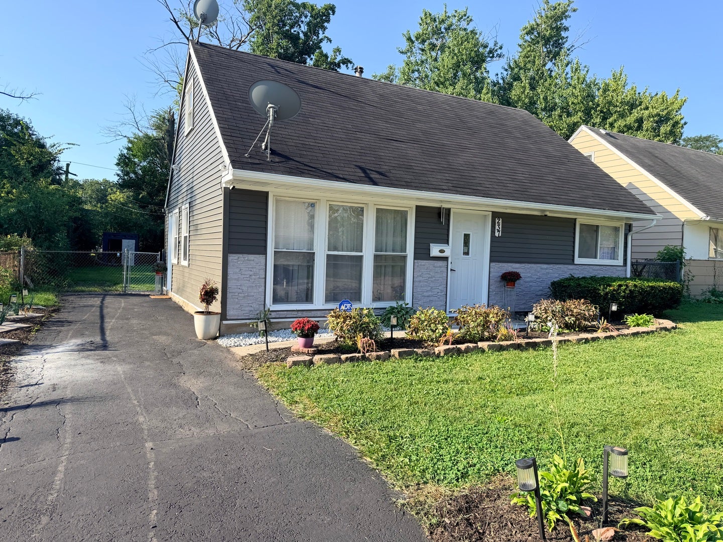 237 Arrowhead Street — photo