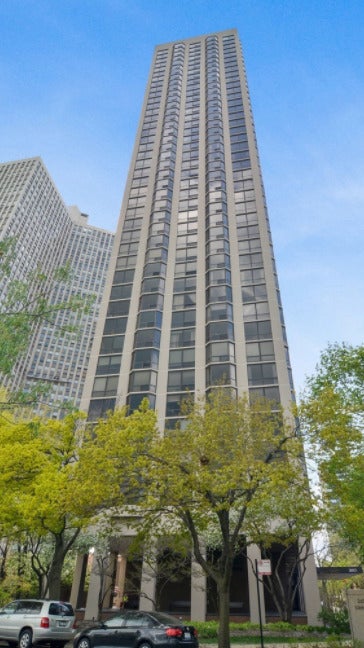 2650 N Lakeview Avenue 1507 — photo