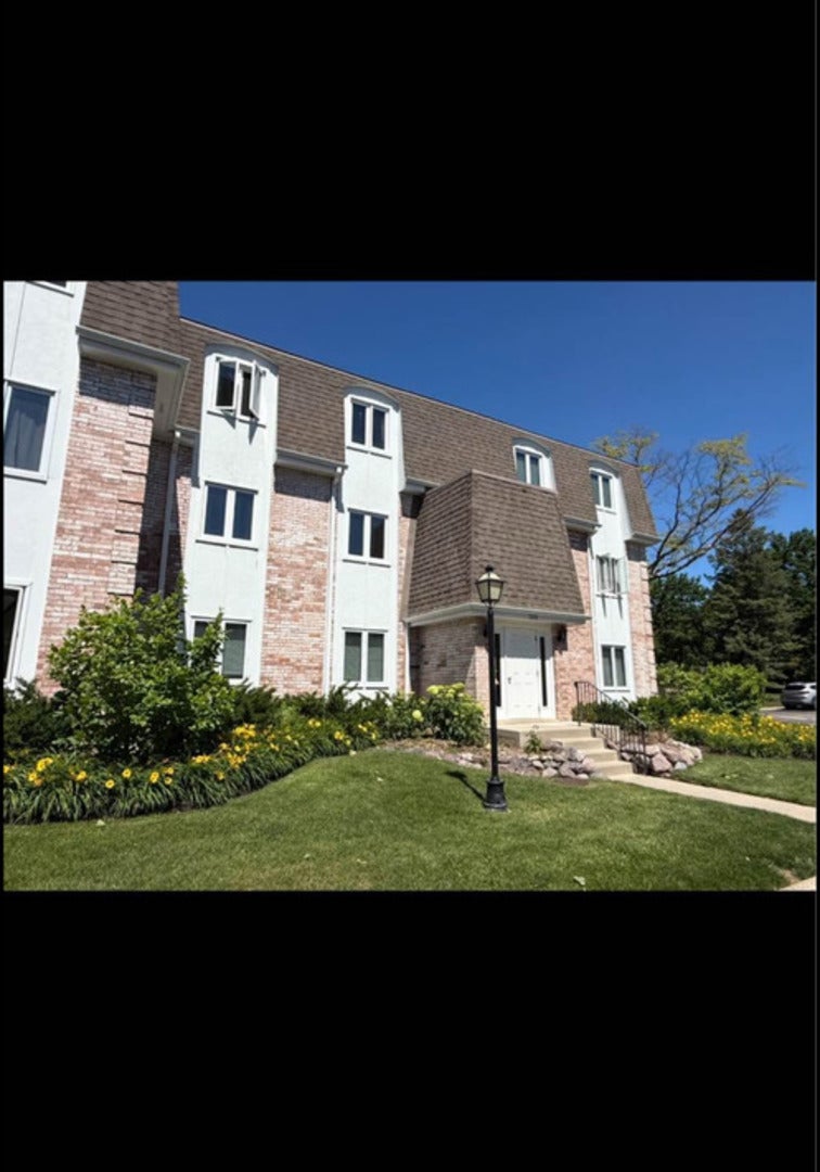 133 E Winchester Road D — photo