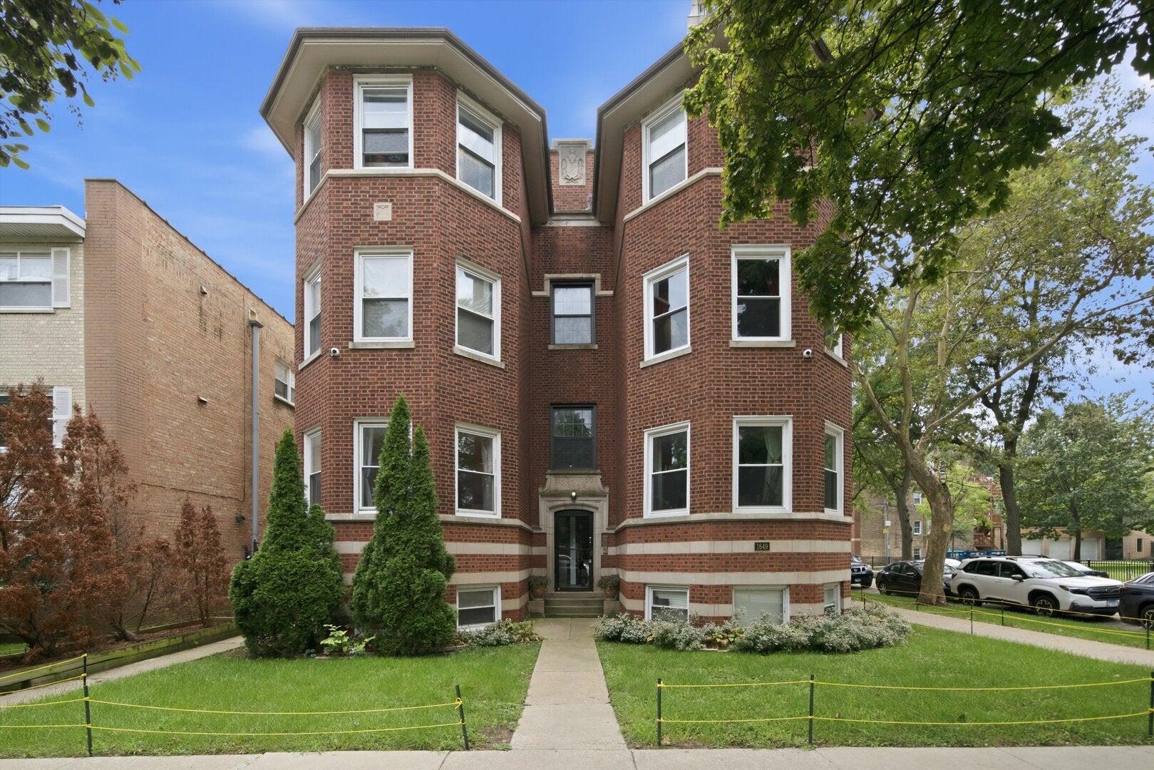 1647 W Sherwin Avenue 1 — photo