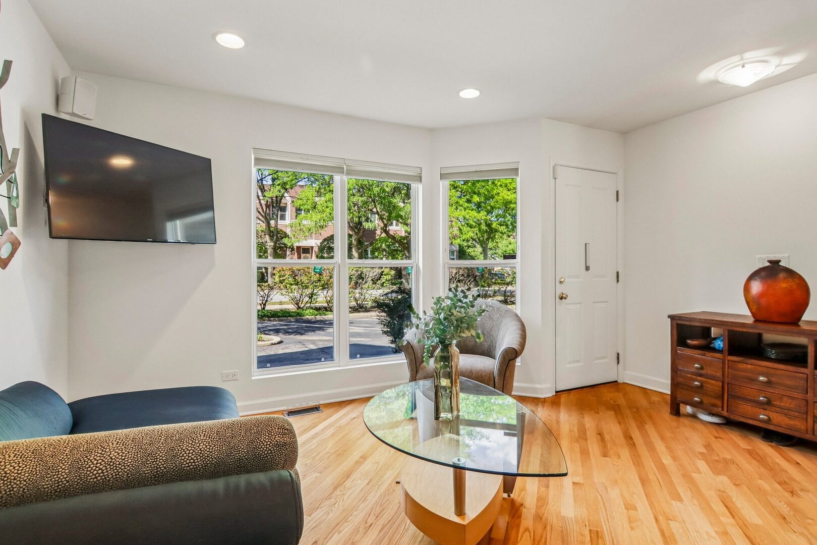 Home in Evanston, IL 60203 — photo 3