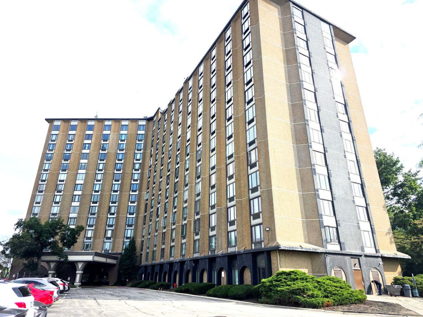 1 Renaissance Place 709 — photo