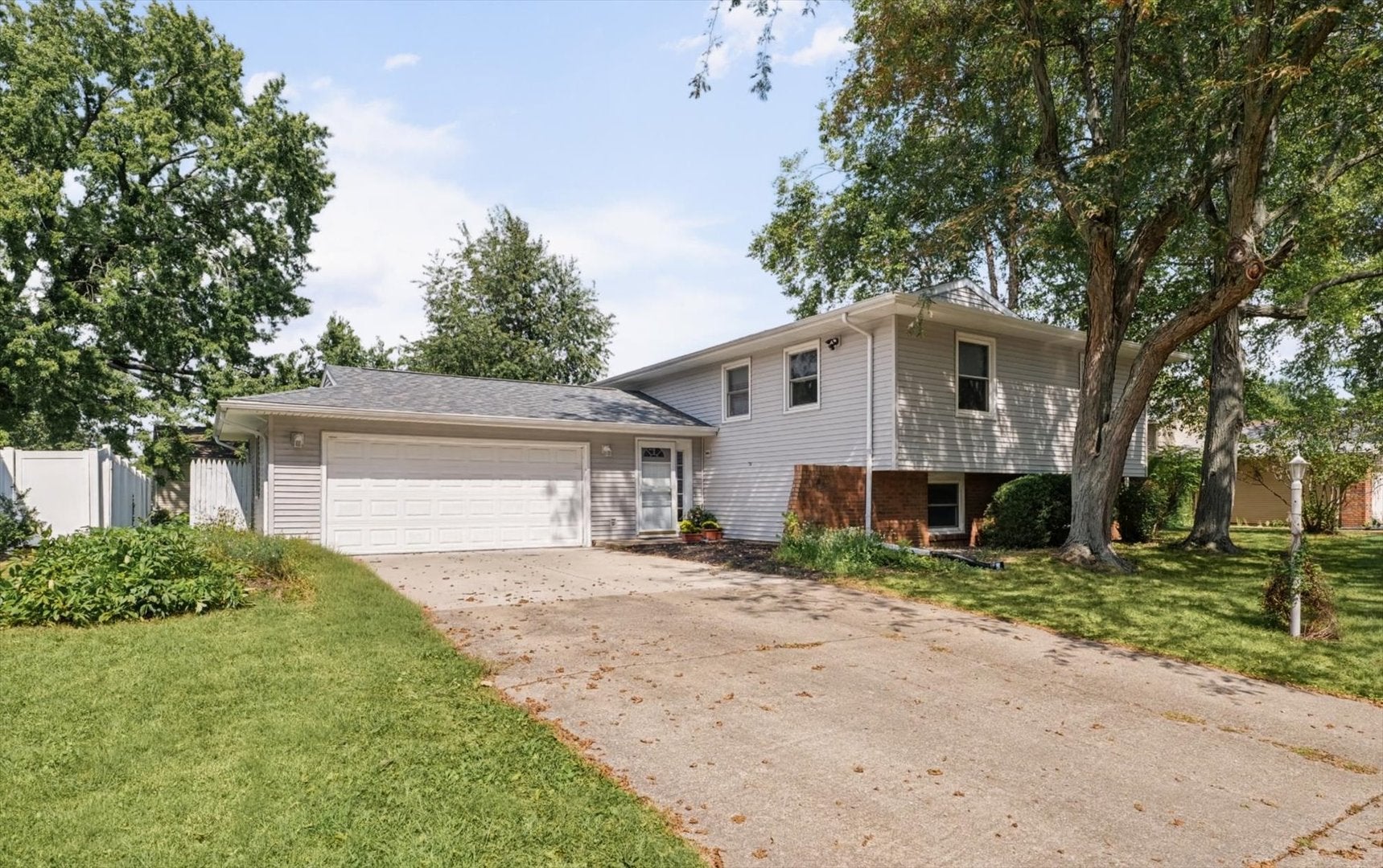 2108 Blackthorn Drive — photo