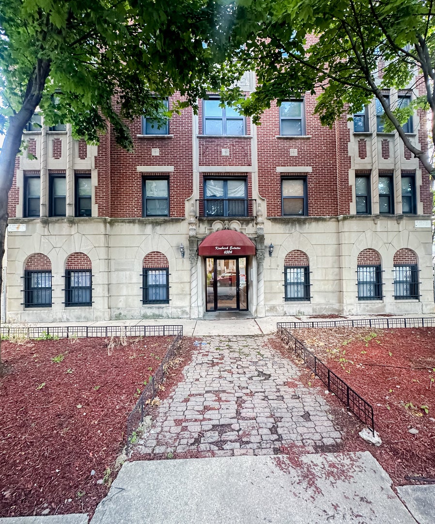 6324 S Kimbark Avenue 300 — photo