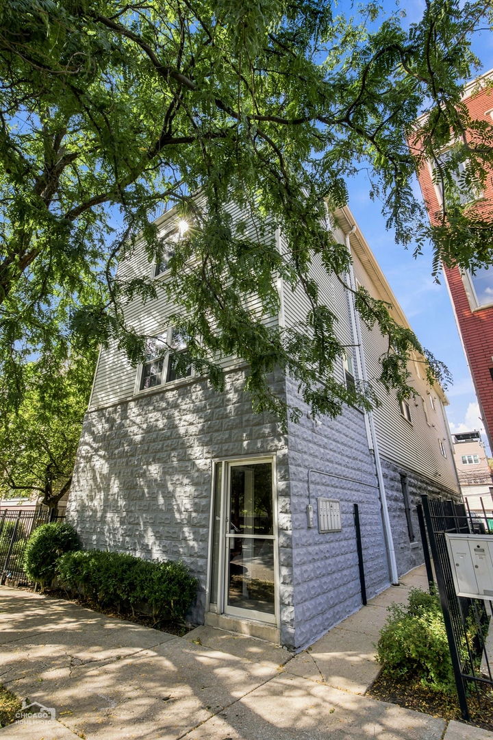 1640 W Diversey Avenue 6 — photo