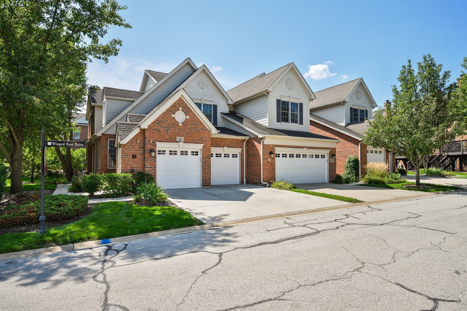 3 Winged Foot Drive — photo