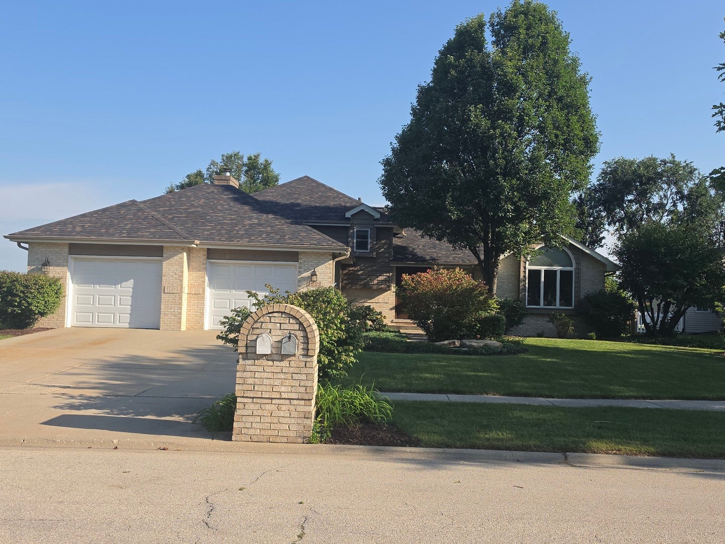 1223 Wales Court — photo