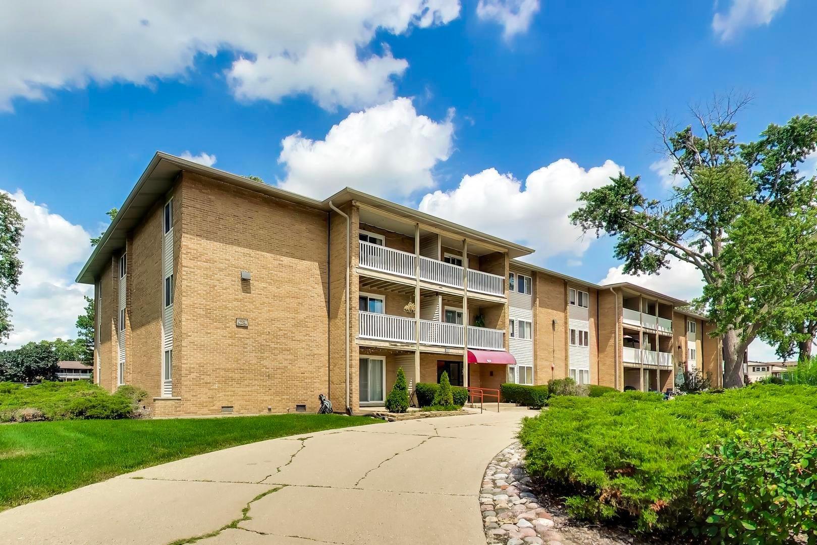 960 Beau Drive 307 — photo