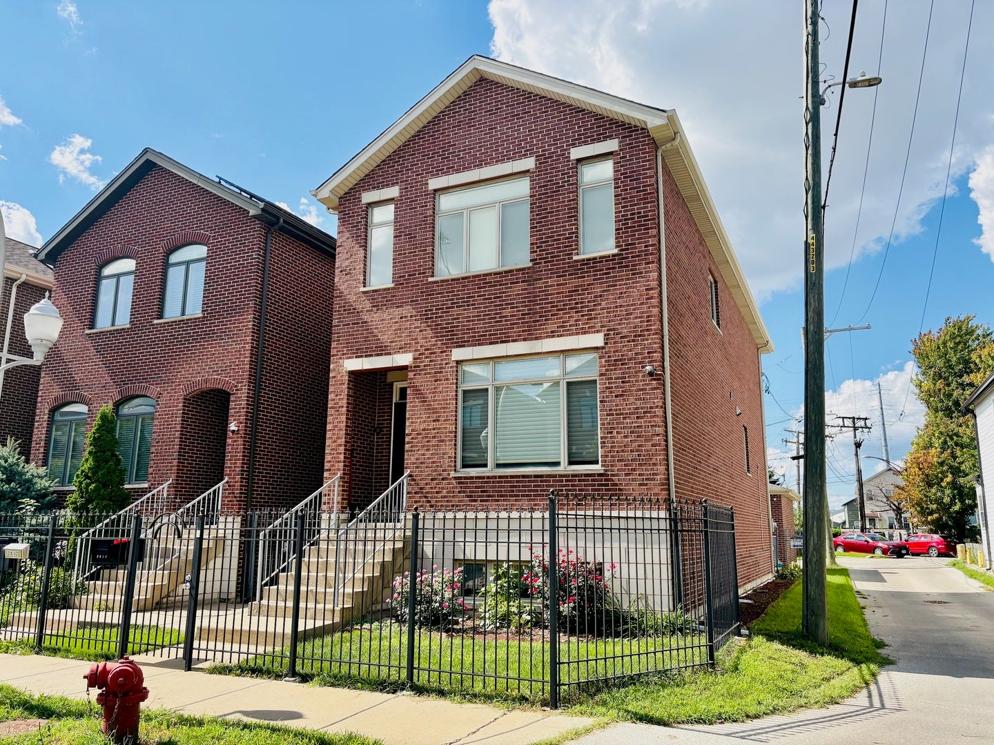 2810 S Grove Street — photo