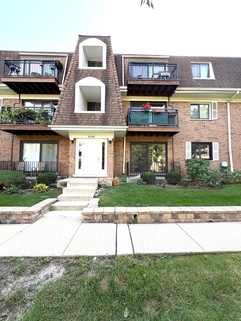 4144 Cove Lane D — photo