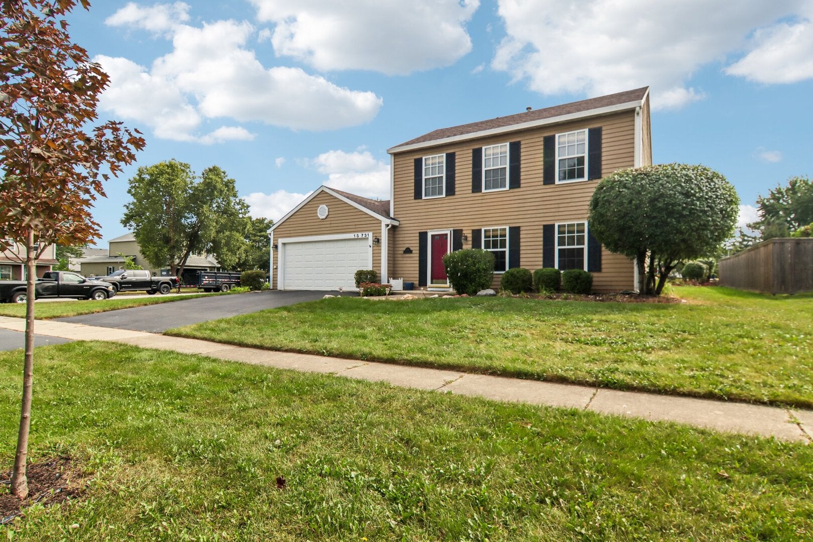 Home in Warrenville, IL 60555 — photo 2