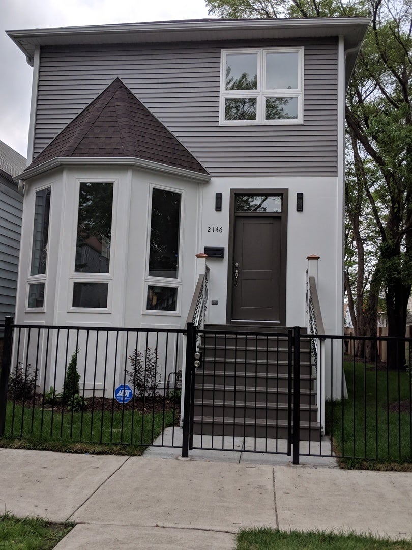 2146 N Kilpatrick Avenue — photo