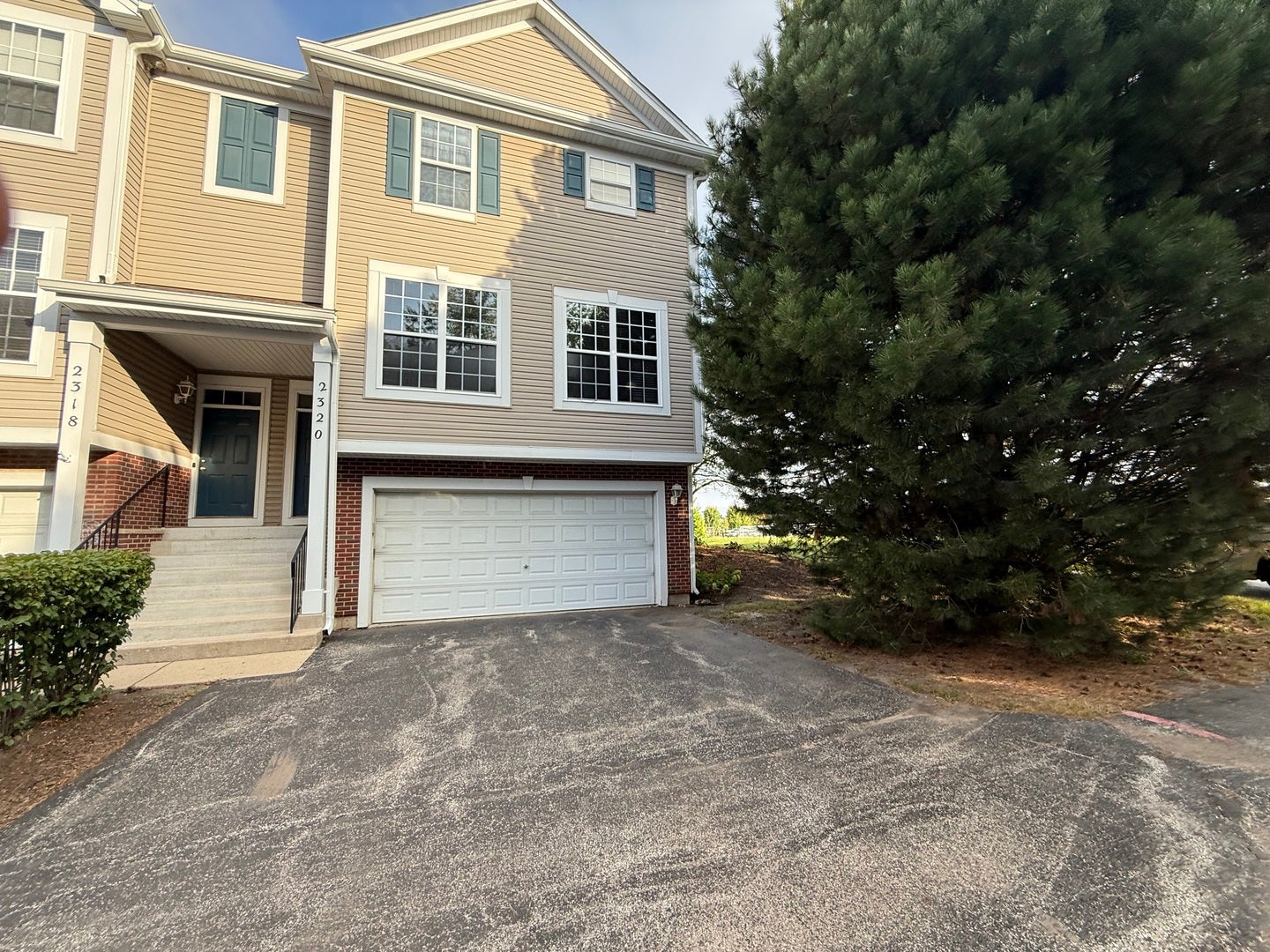 2320 Hudson Circle — photo