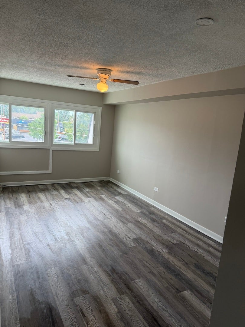 Home in Palos Hills, IL 60465 — photo 2
