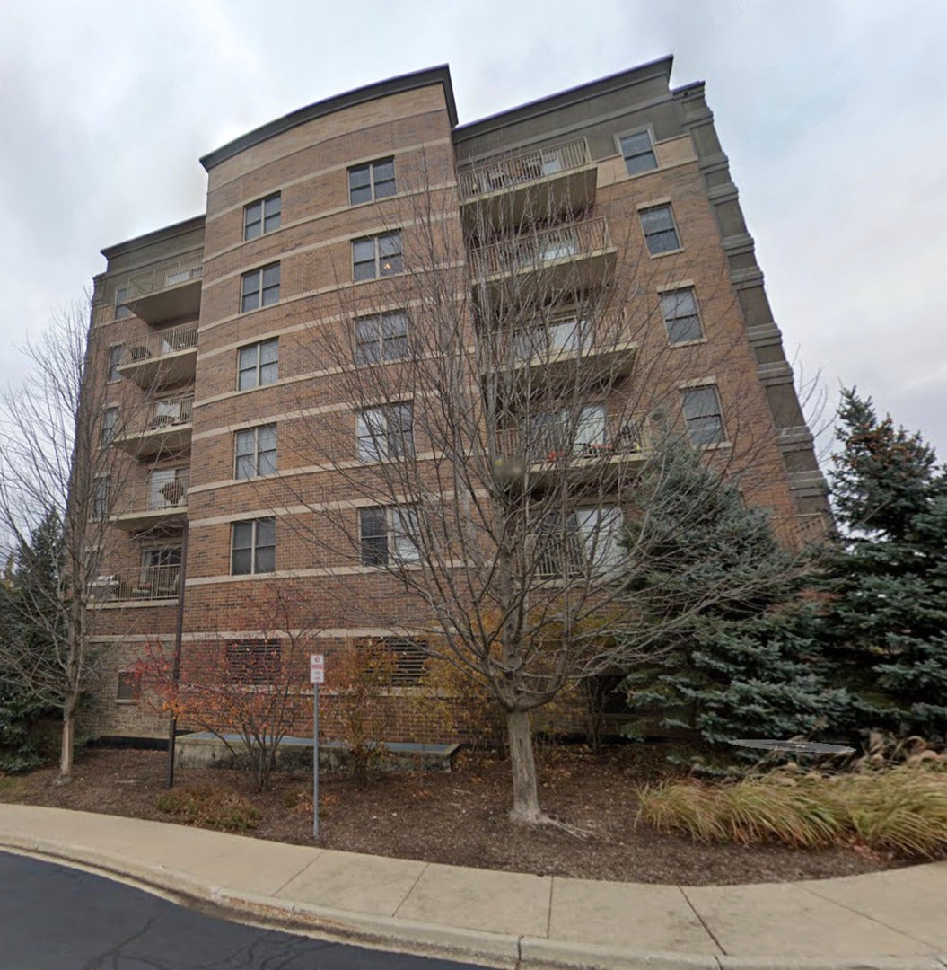 125 Lakeview Drive 207 — photo