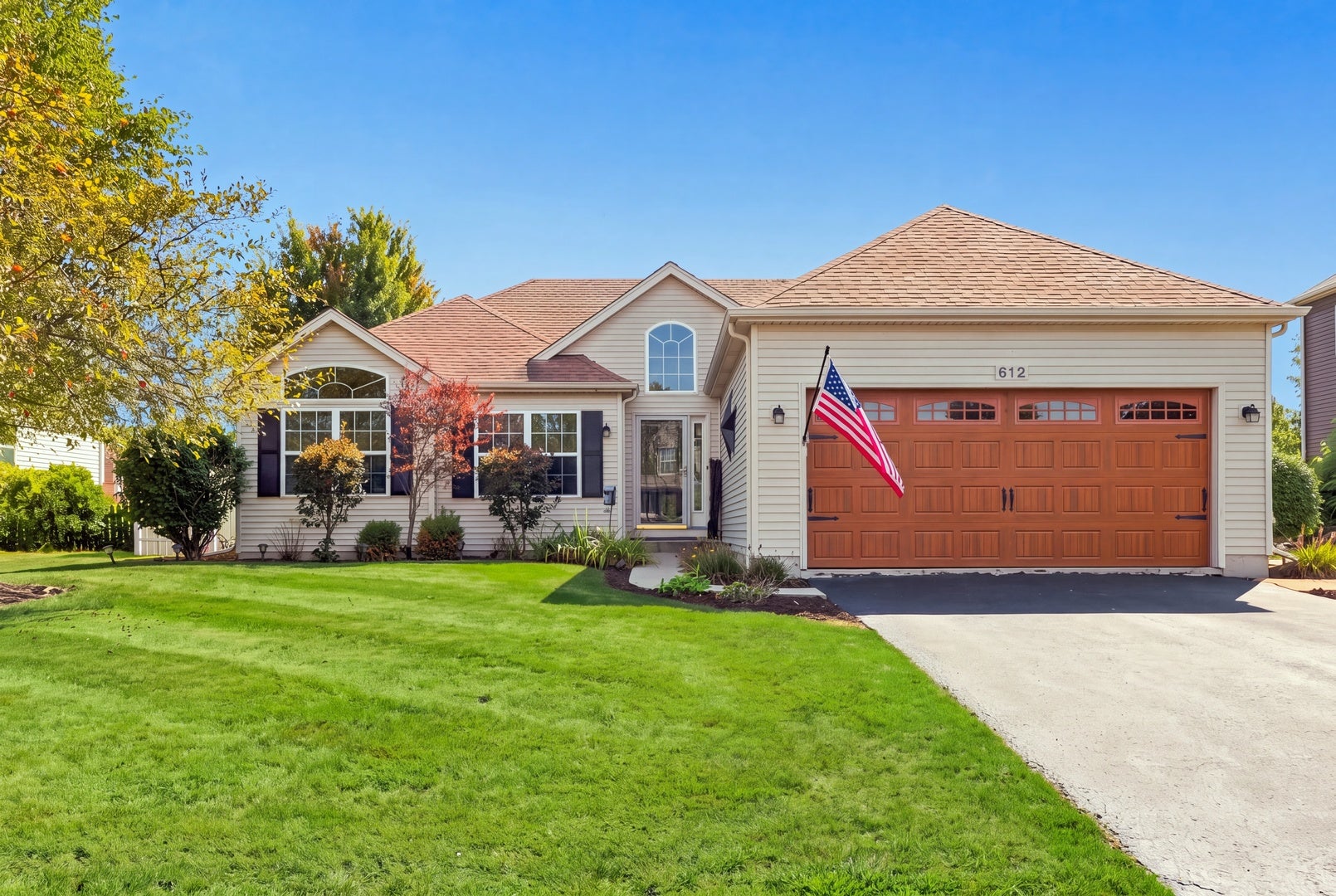 612 Yellowstone Lane — photo