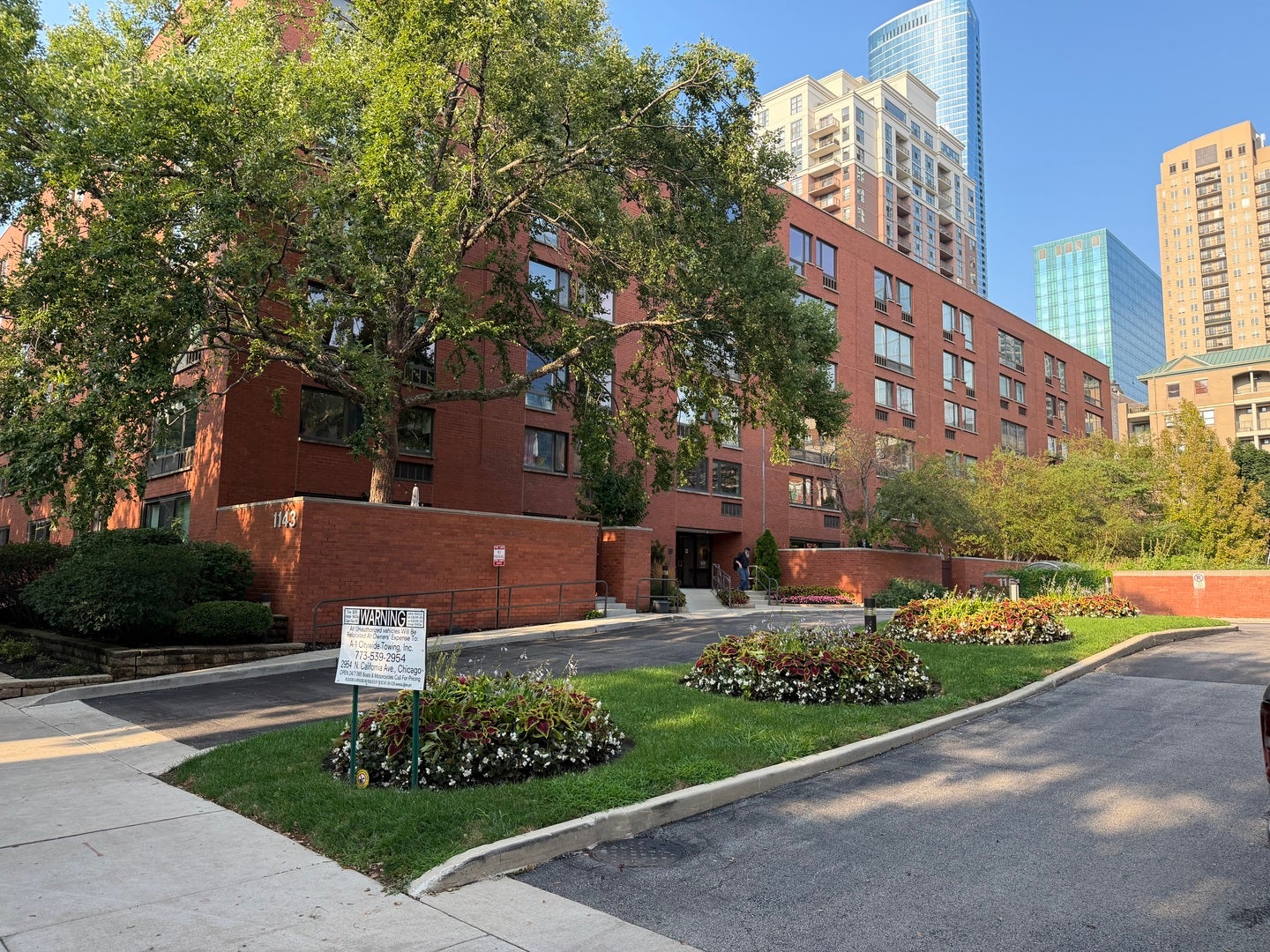 1143 S Plymouth Court 501 — photo