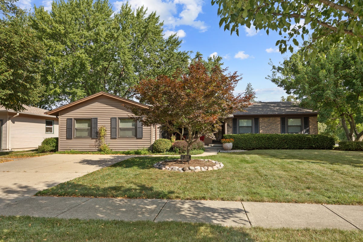 569 Northampton Circle — photo