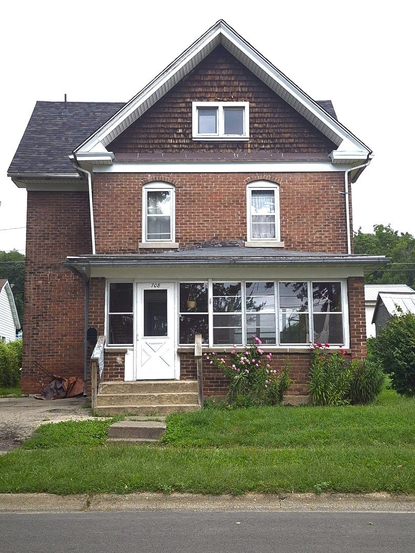 708 Bowen Street — photo