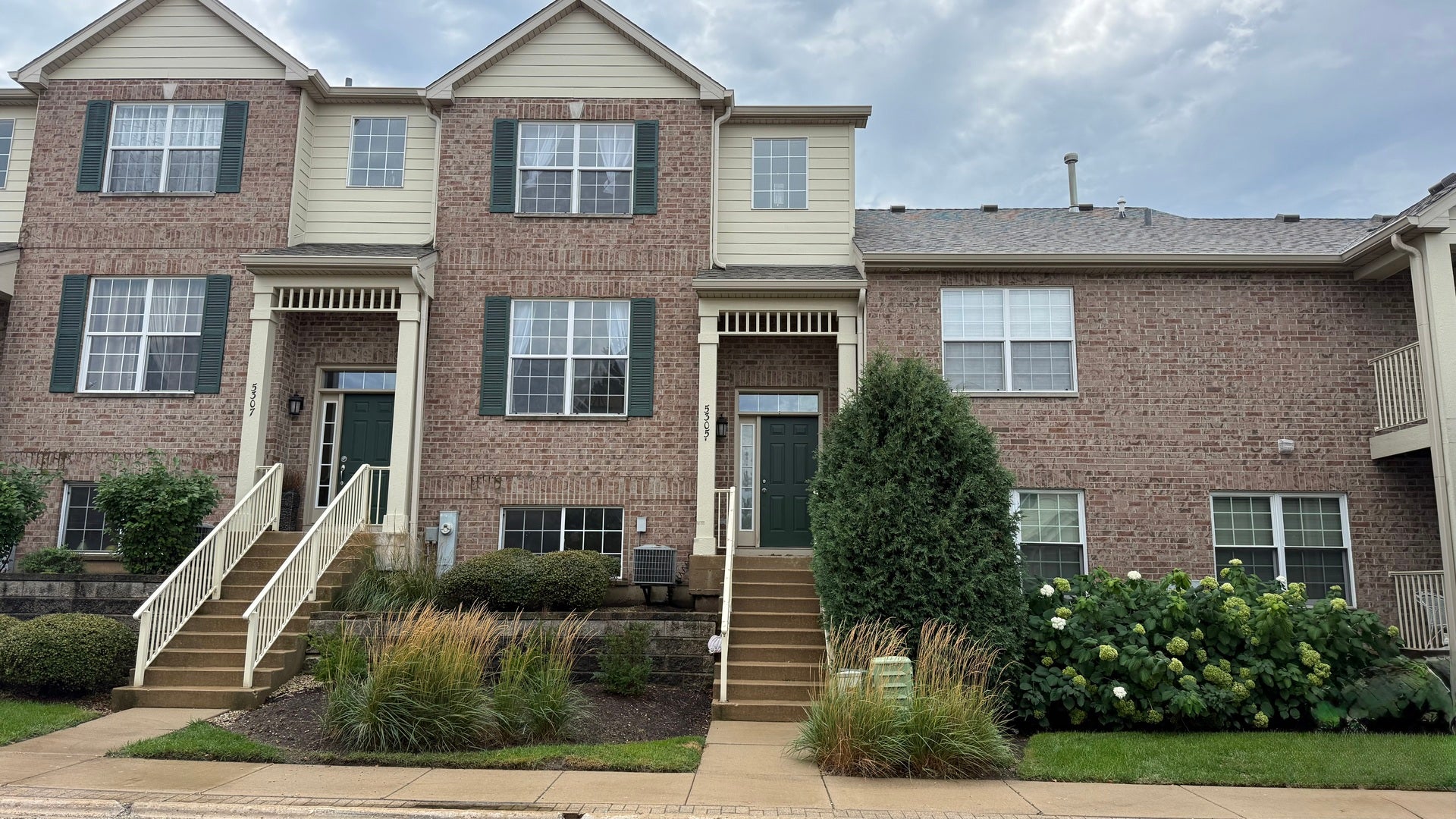 5305 Cobblers Crossing - — photo