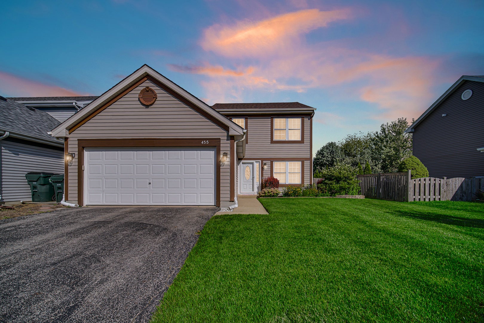 455 Rosewood Crossing - — photo