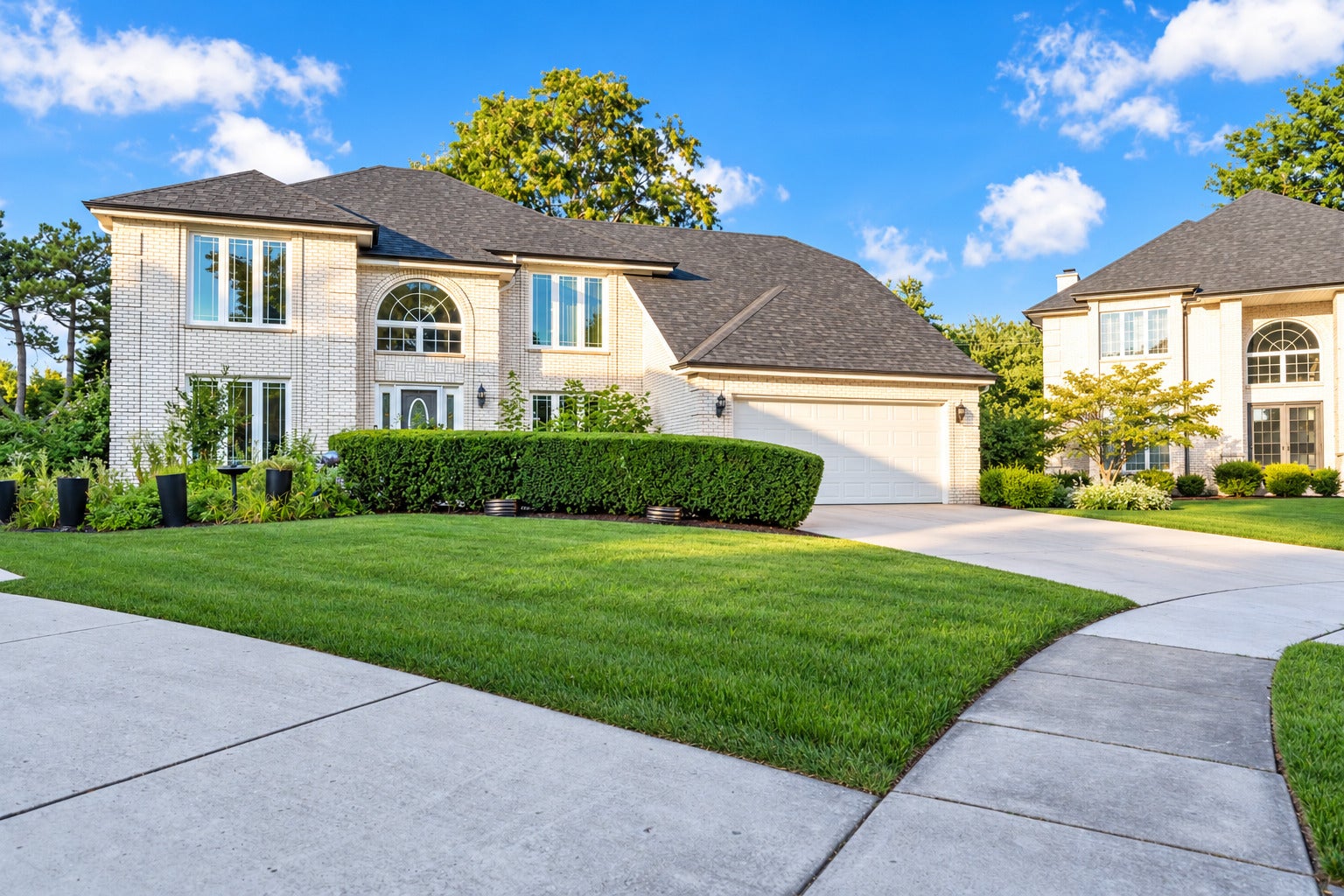 8201 Pine Bluff Court — photo