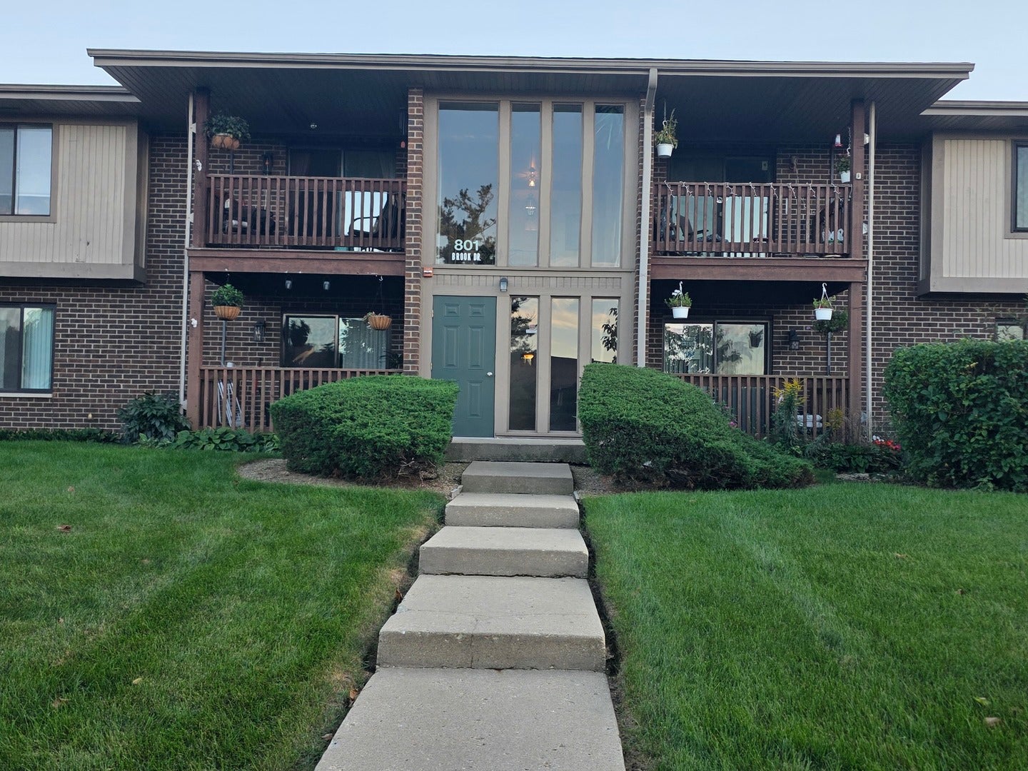 801 Brook Drive 3 — photo