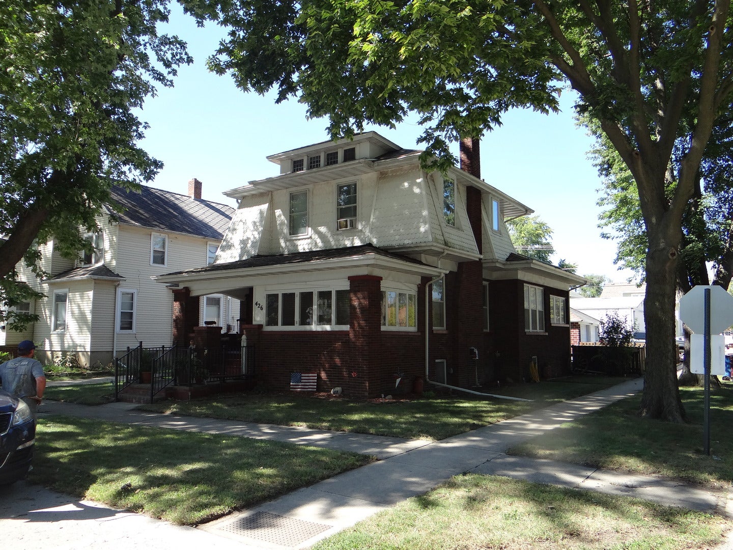426 E Jefferson Street — photo